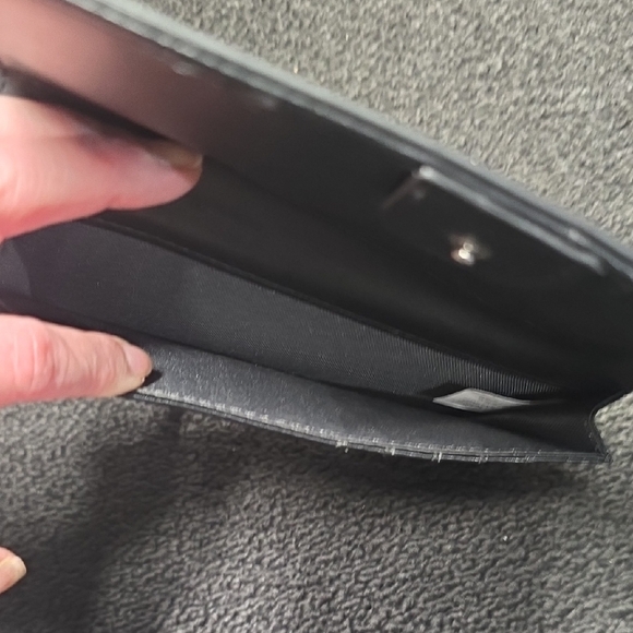 Simply Vera Vera Wang Black Leather Wallet - Picture 4 of 6